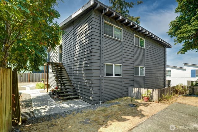 Property photo for 2108 NE 85th Street, Seattle photo 3