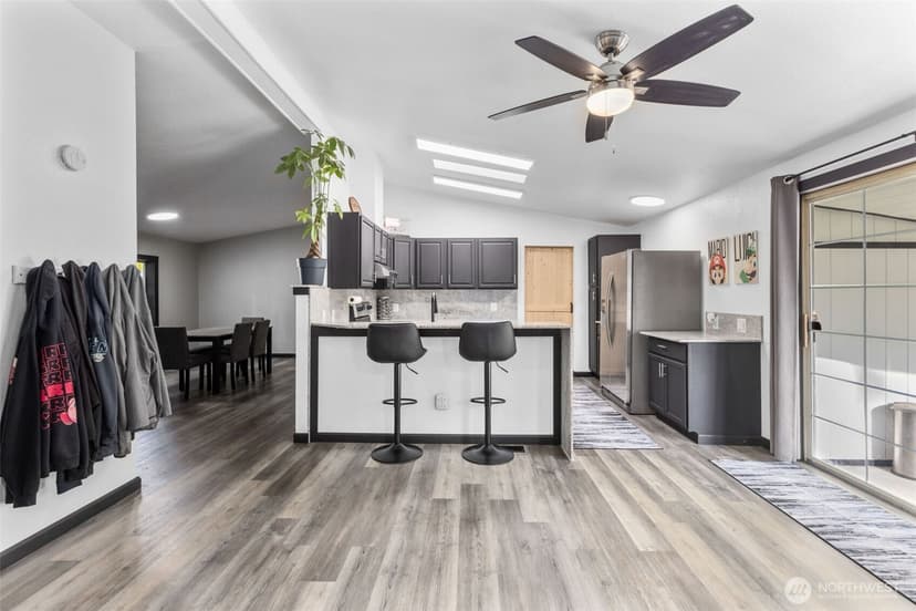 Property photo for 21001 92nd Street E, Bonney Lake photo 8