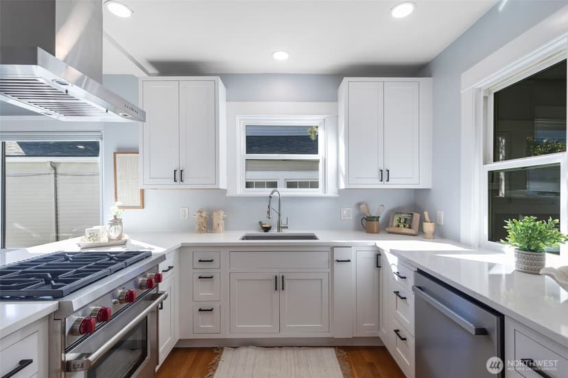 Property photo for 106 NE 54th Street, Seattle photo 14