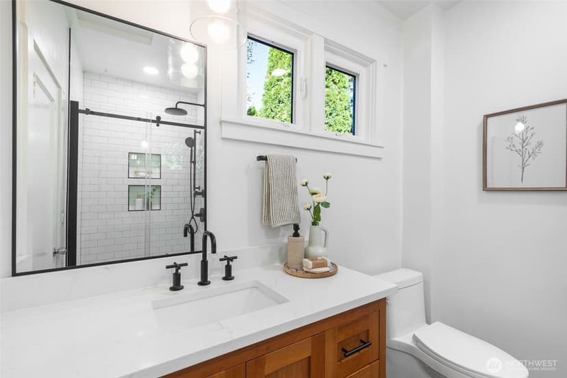 Property photo for 106 NE 54th Street, Seattle photo 23