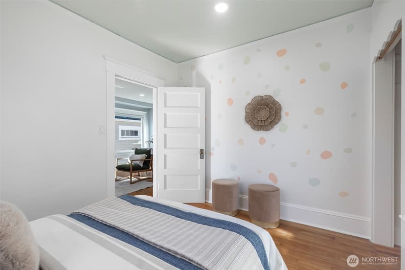 Property photo for 106 NE 54th Street, Seattle photo 9