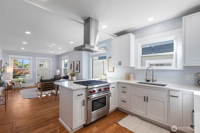 Property photo for 106 NE 54th Street, Seattle photo 17