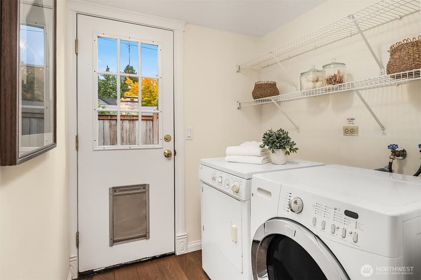 Property photo for 10944 23rd Avenue NE, Seattle photo 27