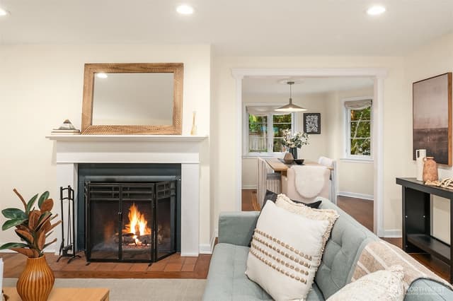 Property photo for 10944 23rd Avenue NE, Seattle photo 5