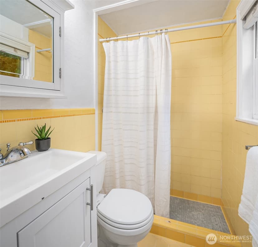 Property photo for 10944 23rd Avenue NE, Seattle photo 26