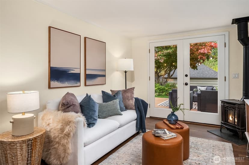 Property photo for 10944 23rd Avenue NE, Seattle photo 13