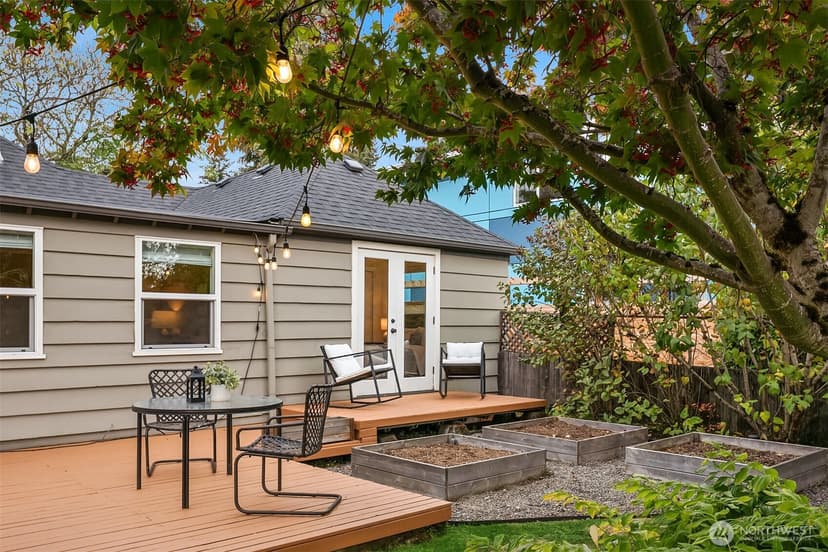 Property photo for 10944 23rd Avenue NE, Seattle photo 19