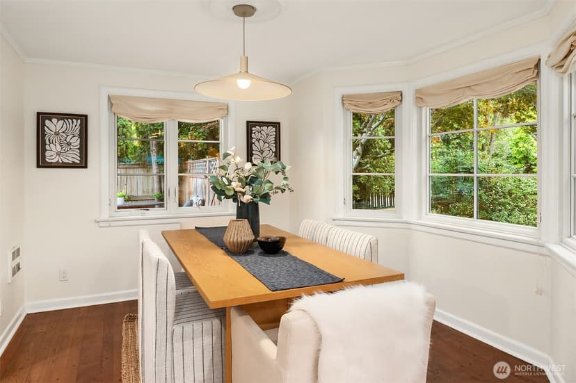 Property photo for 10944 23rd Avenue NE, Seattle photo 6