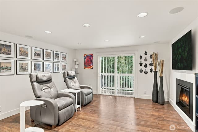 Property photo for 14527 NE 40th Street #G105, Bellevue photo 4