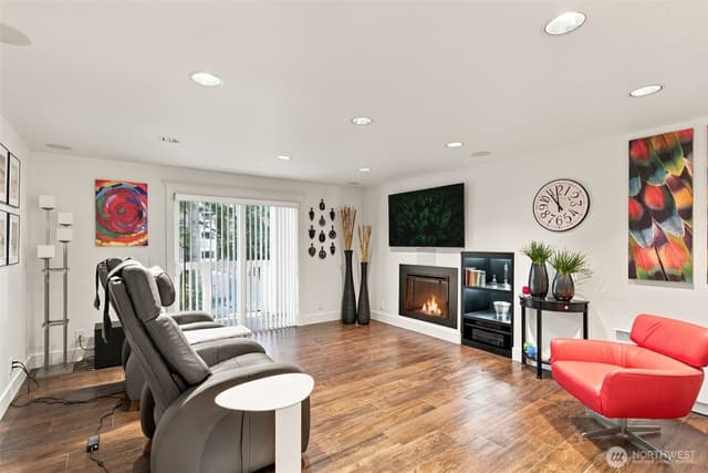 Property photo for 14527 NE 40th Street #G105, Bellevue photo 5