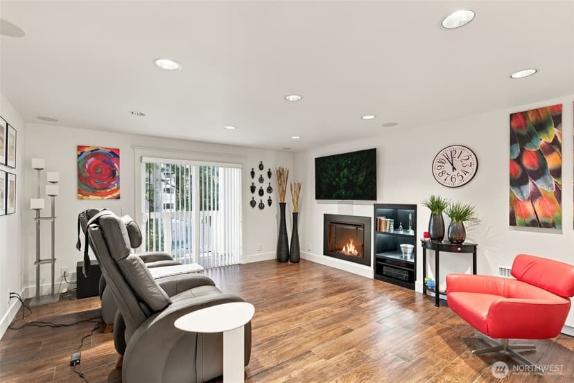 Property photo for 14527 NE 40th Street #G105, Bellevue photo 5
