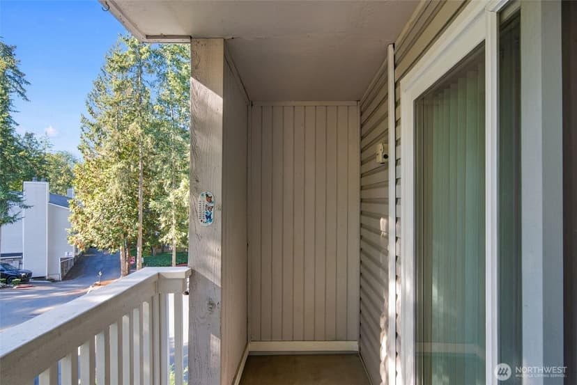 Property photo for 14527 NE 40th Street #G105, Bellevue photo 34