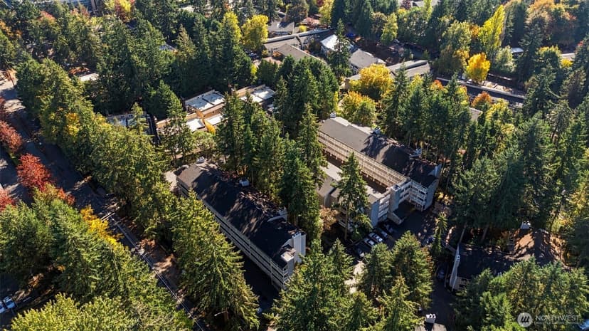 Property photo for 14527 NE 40th Street #G105, Bellevue photo 38