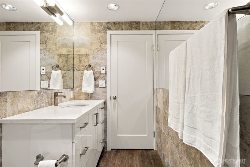 Property photo for 14527 NE 40th Street #G105, Bellevue photo 27