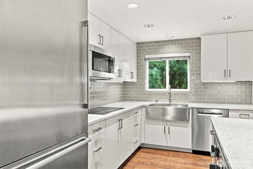 Property photo for 14527 NE 40th Street #G105, Bellevue photo 9