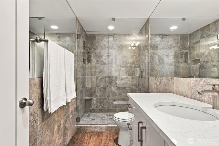 Property photo for 14527 NE 40th Street #G105, Bellevue photo 26