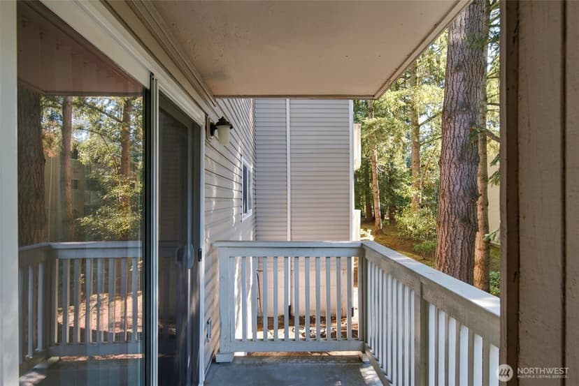 Property photo for 14527 NE 40th Street #G105, Bellevue photo 36
