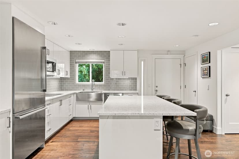 Property photo for 14527 NE 40th Street #G105, Bellevue photo 11