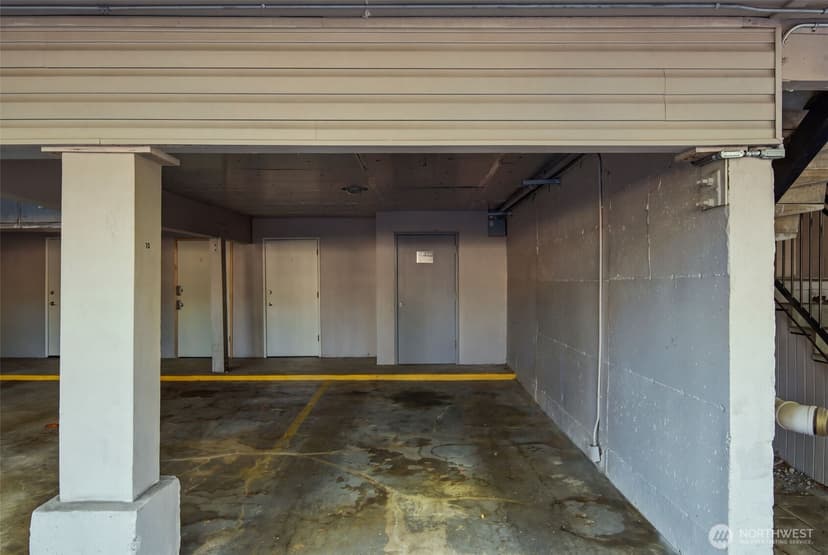 Property photo for 14527 NE 40th Street #G105, Bellevue photo 33