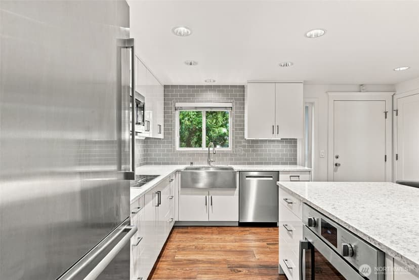 Property photo for 14527 NE 40th Street #G105, Bellevue photo 10