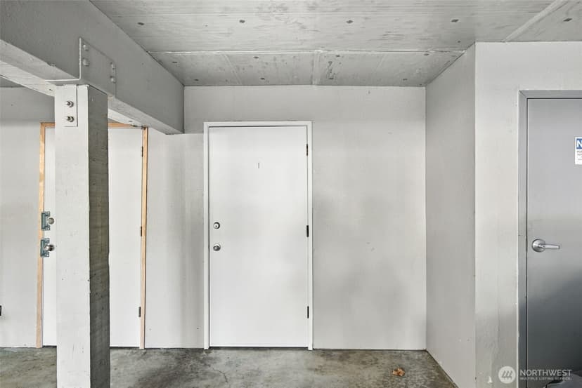 Property photo for 14527 NE 40th Street #G105, Bellevue photo 32
