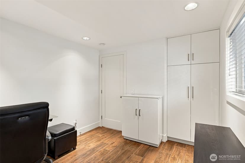 Property photo for 14527 NE 40th Street #G105, Bellevue photo 29