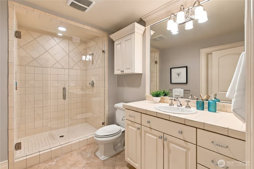Property photo for 3205 106th Avenue SE, Bellevue photo 32