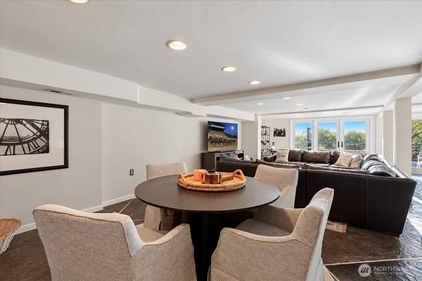 Property photo for 11545 Holmes Point Drive NE, Kirkland photo 16