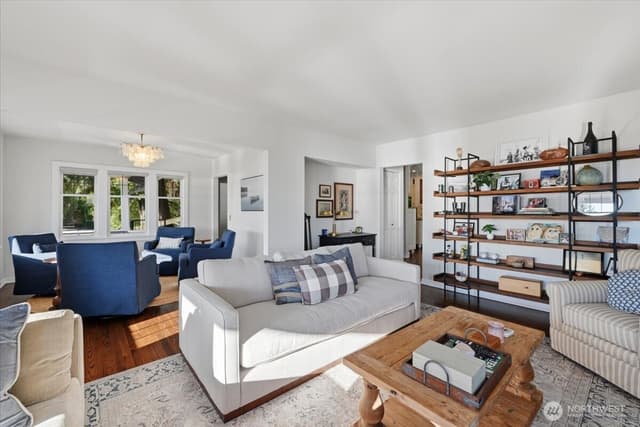Property photo for 11545 Holmes Point Drive NE, Kirkland photo 4