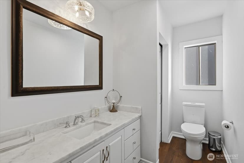 Property photo for 11545 Holmes Point Drive NE, Kirkland photo 15