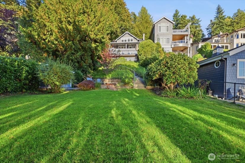 Property photo for 11545 Holmes Point Drive NE, Kirkland photo 21