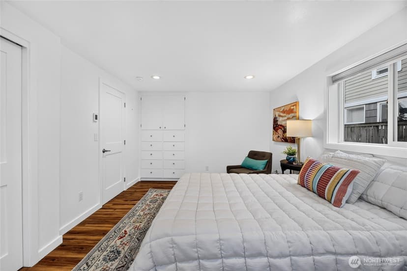 Property photo for 904 N 103rd Street, Seattle photo 16