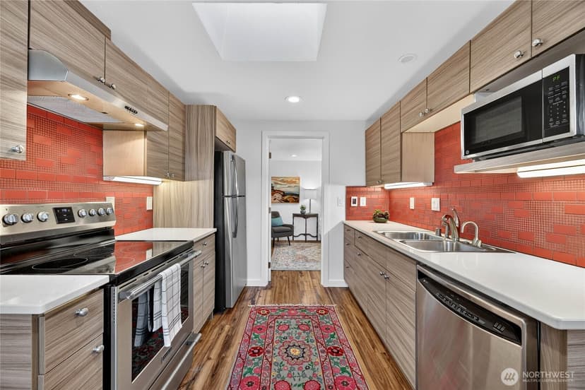 Property photo for 904 N 103rd Street, Seattle photo 12