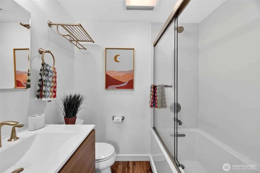 Property photo for 904 N 103rd Street, Seattle photo 17