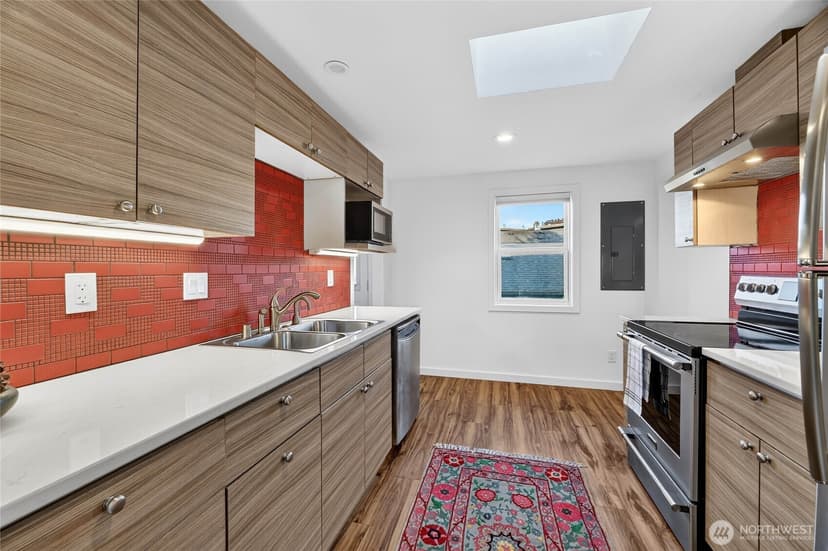 Property photo for 904 N 103rd Street, Seattle photo 14
