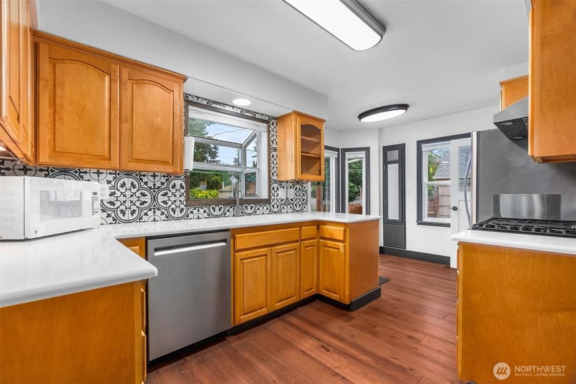 Property photo for 5002 6th Avenue, Tacoma photo 10
