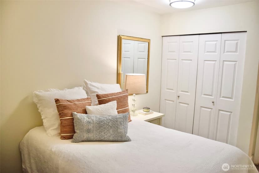 Property photo for 321 Bellevue Way SE #202, Bellevue photo 10