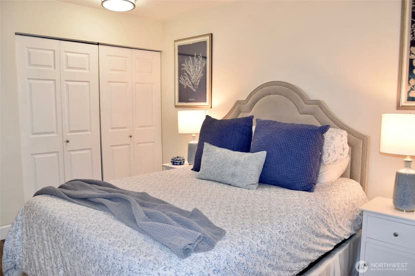 Property photo for 321 Bellevue Way SE #202, Bellevue photo 13