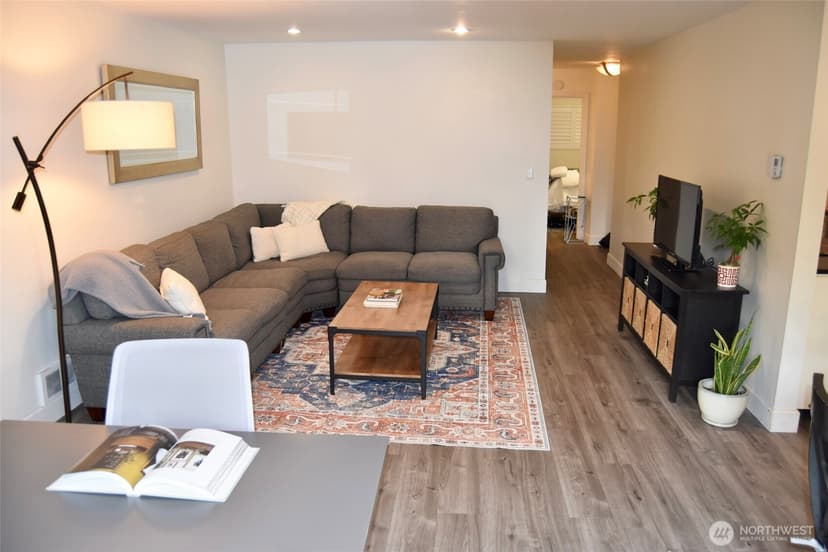 Property photo for 321 Bellevue Way SE #202, Bellevue photo 5