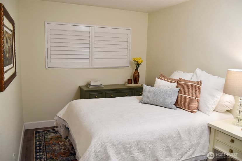 Property photo for 321 Bellevue Way SE #202, Bellevue photo 11