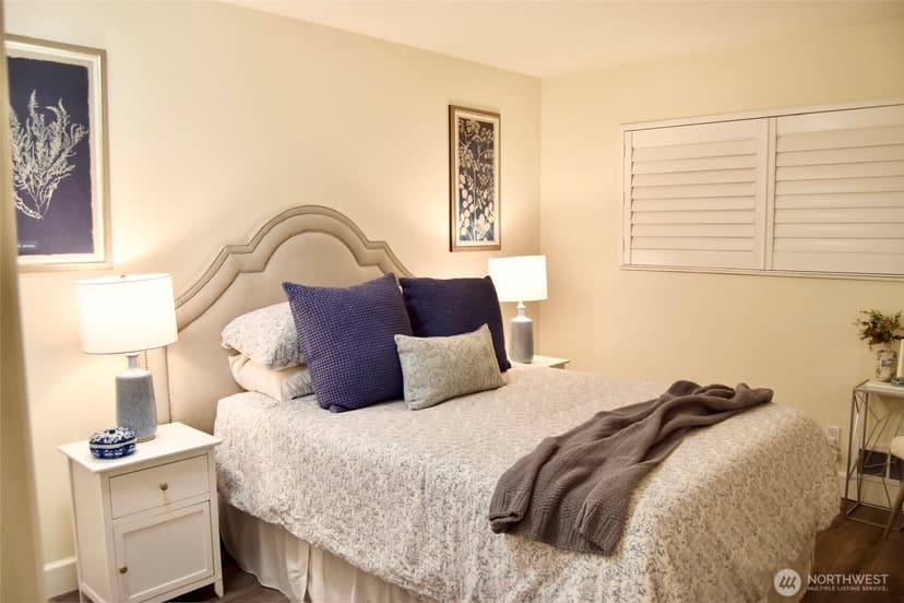 Property photo for 321 Bellevue Way SE #202, Bellevue photo 12
