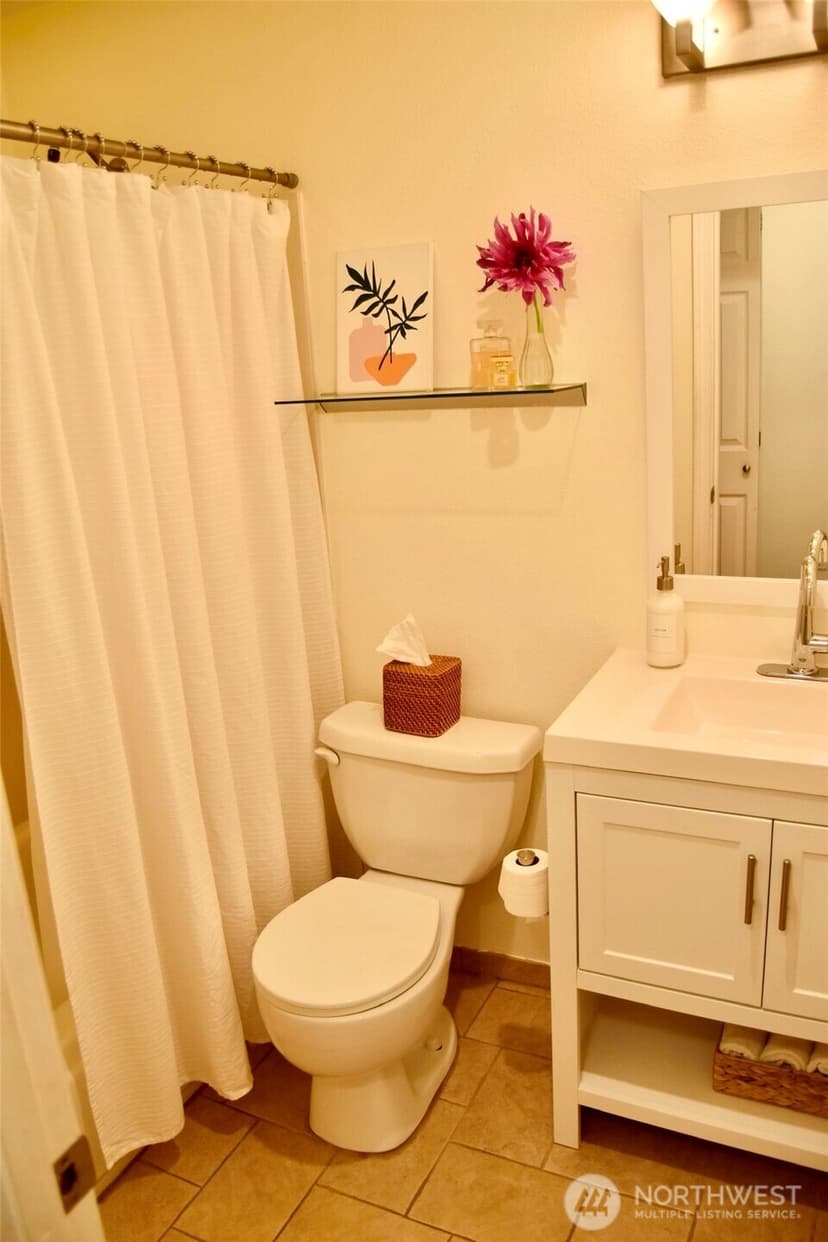 Property photo for 321 Bellevue Way SE #202, Bellevue photo 15