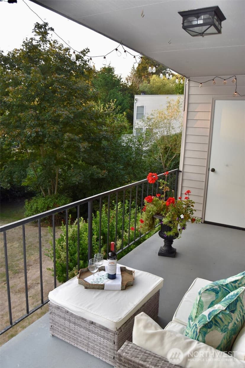 Property photo for 321 Bellevue Way SE #202, Bellevue photo 19
