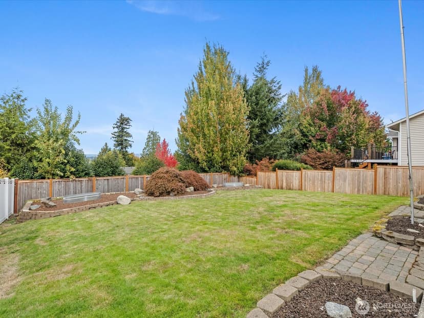 Property photo for 11131 15th Place SE, Lake Stevens photo 31
