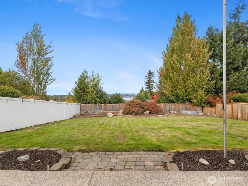 Property photo for 11131 15th Place SE, Lake Stevens photo 32