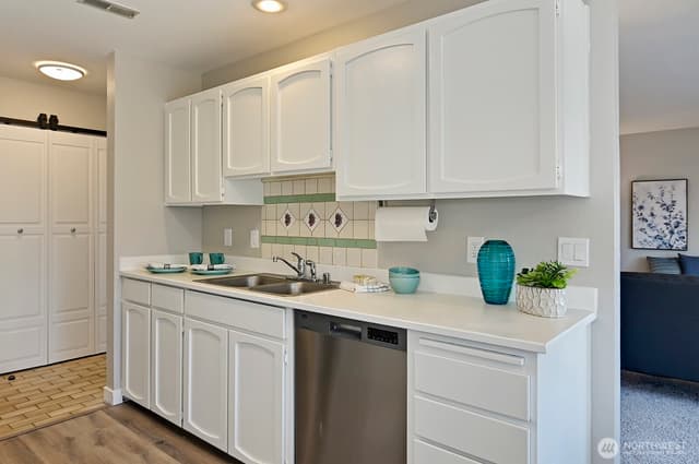 Property photo for 4120 212th Street SW #B301, Mountlake Terrace photo 5