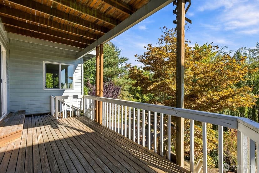 Property photo for 15862 36th Avenue NE, Seattle photo 22