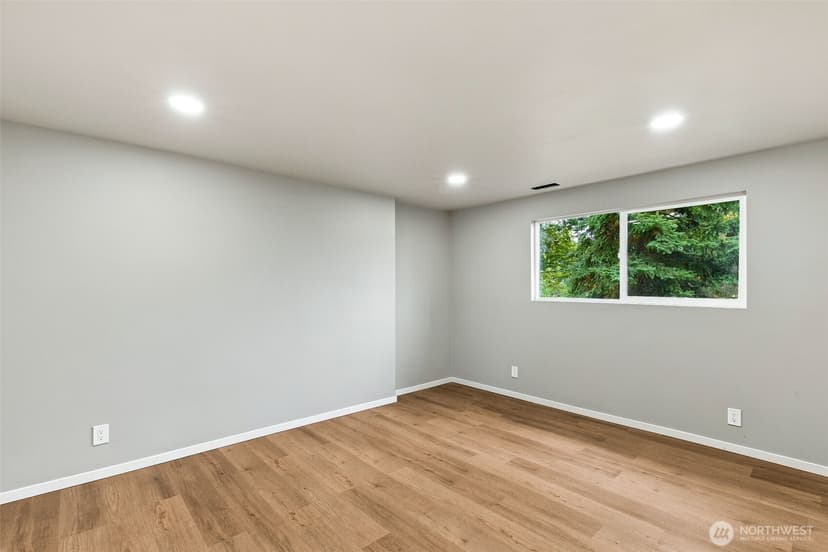 Property photo for 15862 36th Avenue NE, Seattle photo 19