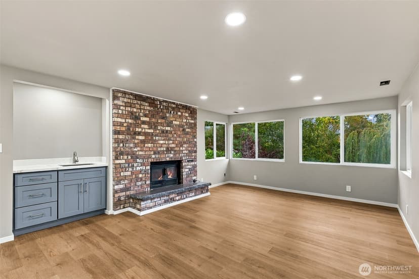 Property photo for 15862 36th Avenue NE, Seattle photo 17