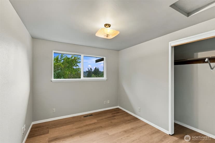 Property photo for 15862 36th Avenue NE, Seattle photo 10